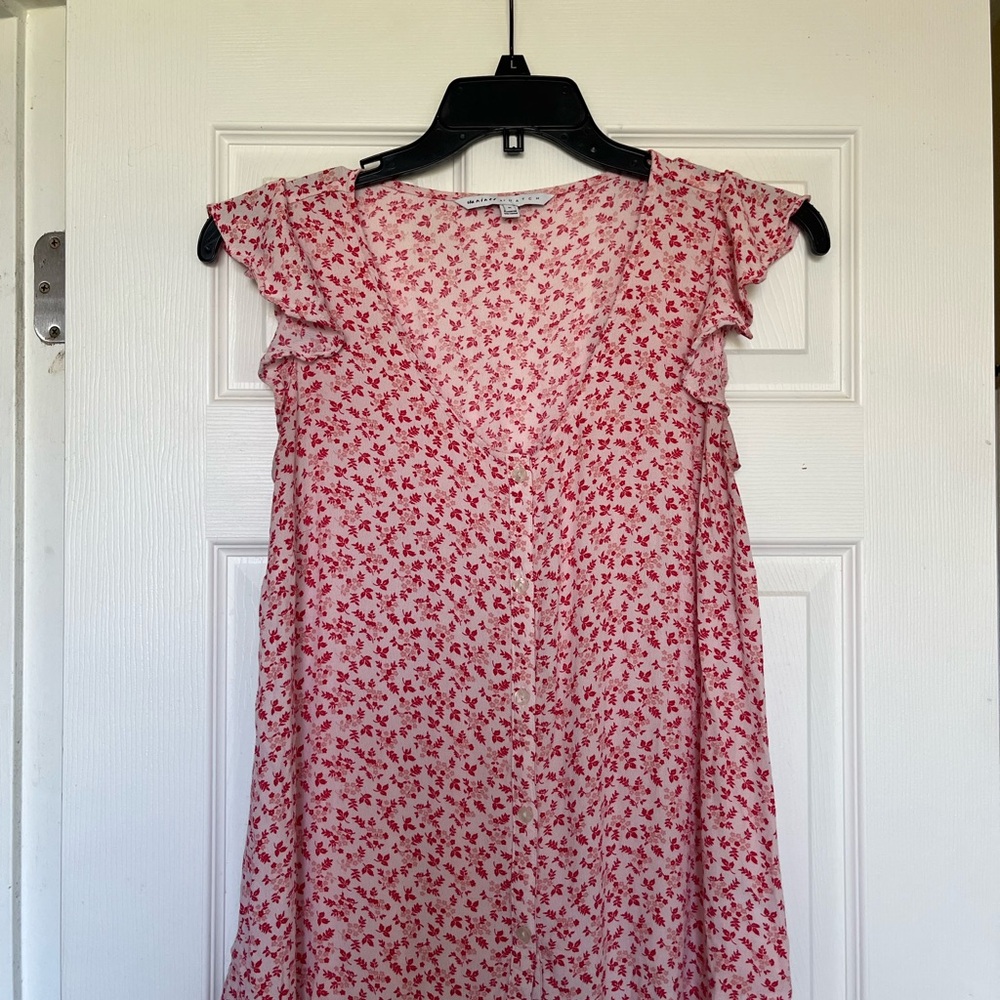 Floral Pink and red print top with flutter sleeves